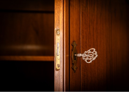 Indauja - Sekreteras