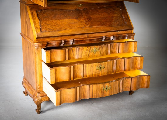 Dish Cabinet - Secretaire