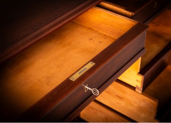 Письменный стол