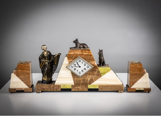 Часы и подсвечники (2 шт.)