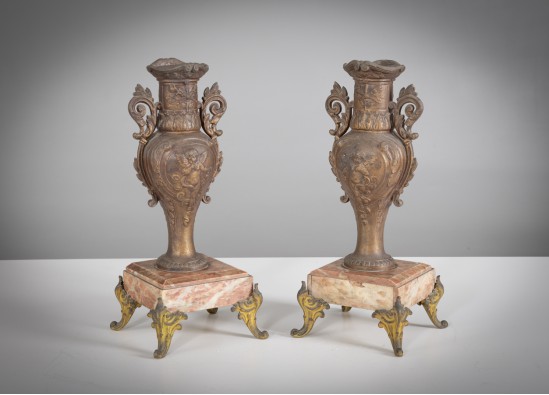 Candlesticks (2 items)