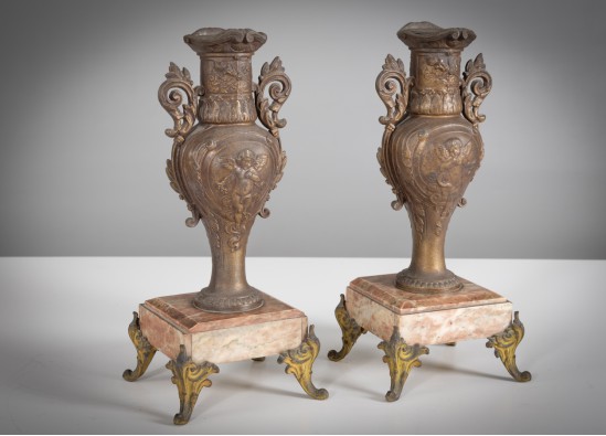 Candlesticks (2 items)