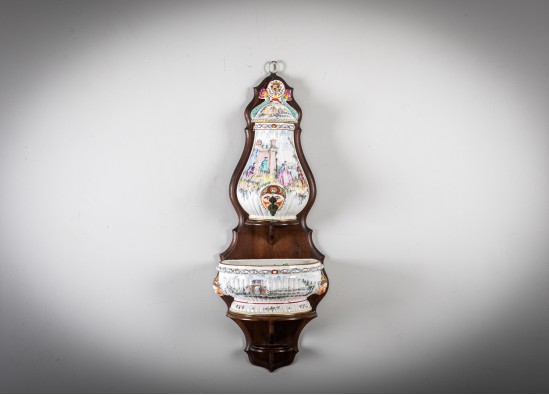 Wall-Mounted Water Fountain