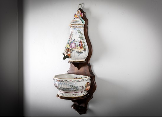 Wall-Mounted Water Fountain