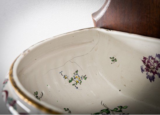 Wall-Mounted Water Fountain