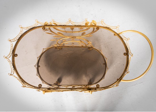 Сервировочный стол