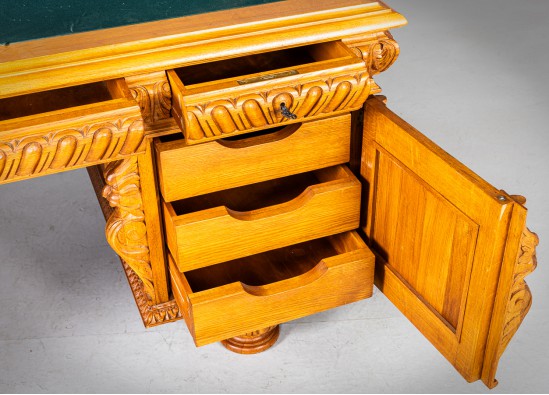 Rašomasis stalas + krėslas