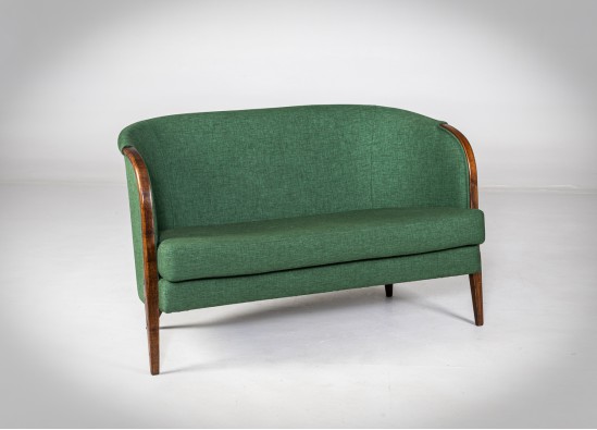 Old - Fashioned Bench