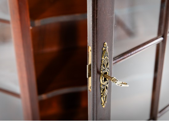 Посудный шкаф