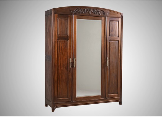 Bedroom furniture set