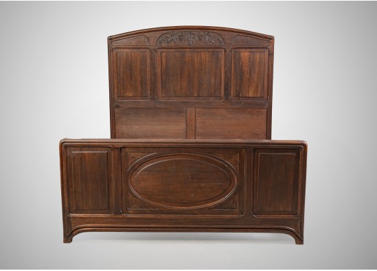 Bedroom furniture set