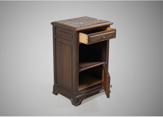 Bedroom furniture set