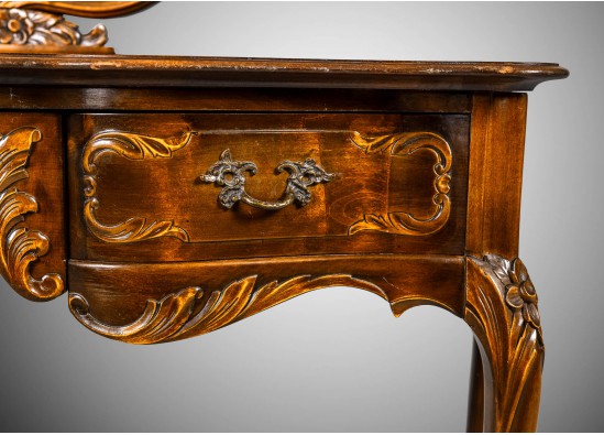 Vanity table