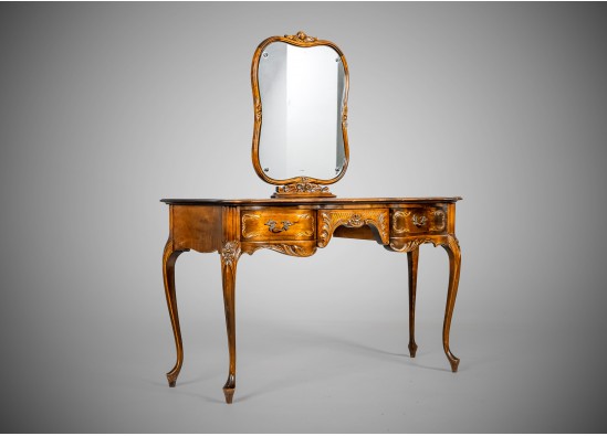 Vanity table