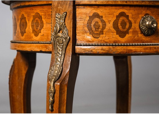 Dresser-stand