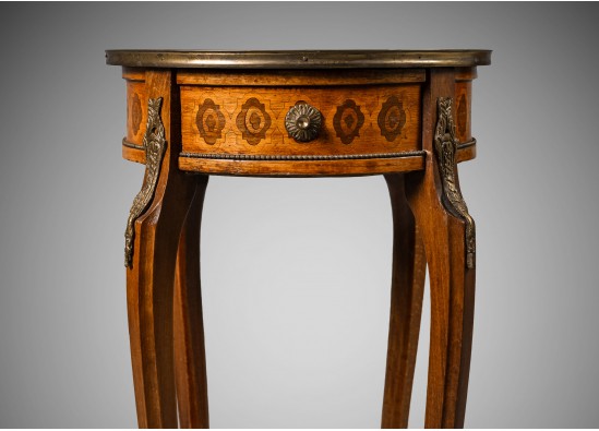 Dresser-stand