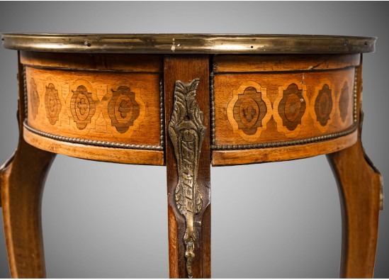 Dresser-stand