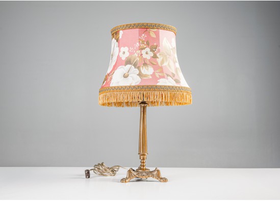 Table lamp