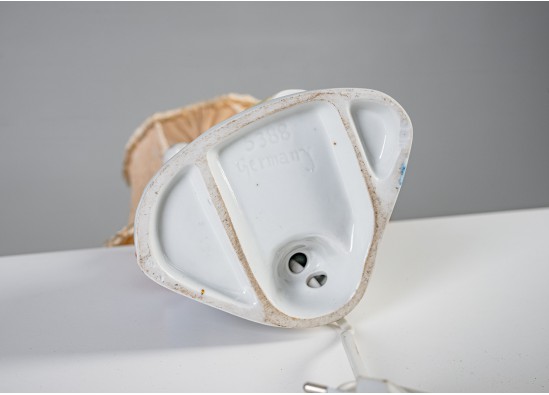 Table lamp