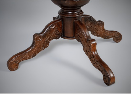 Dining room furniture set