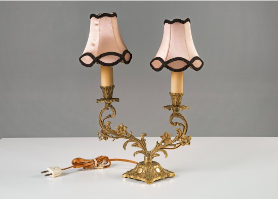Table lamp