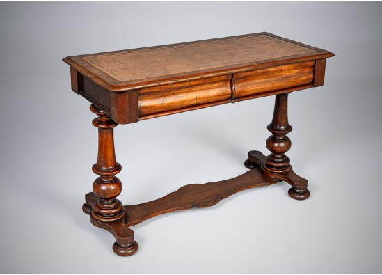 Rašomasis stalas