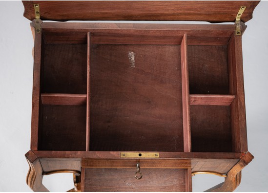 Sewing table