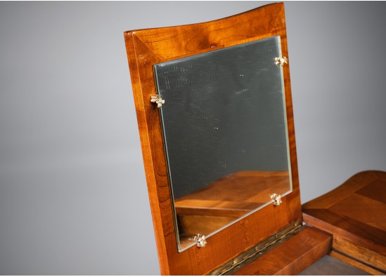 Vanity table