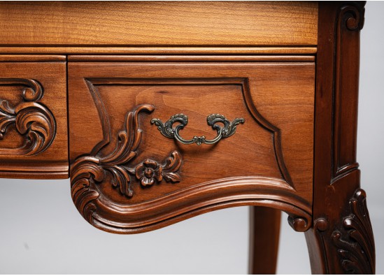 Vanity table