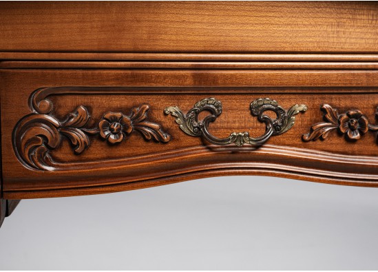 Vanity table