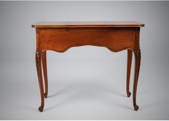 Vanity table