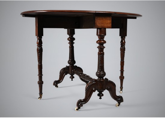 Folding table