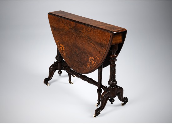 Folding table
