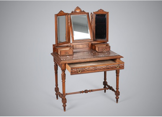 Vanity table