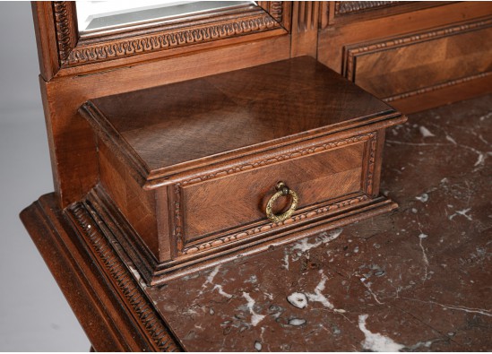 Vanity table