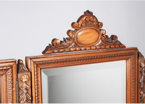 Vanity table