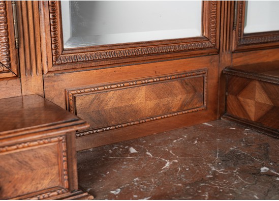 Vanity table