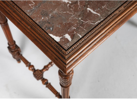 Vanity table
