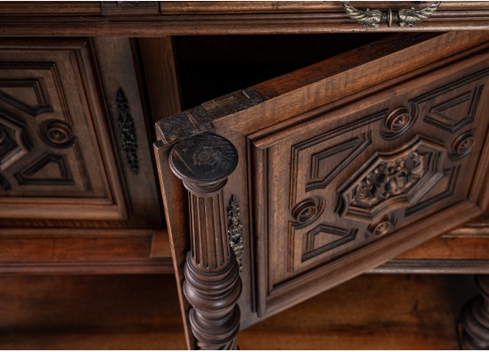 Dessert sideboard
