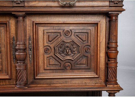 Dessert sideboard