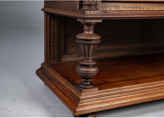 Dessert sideboard