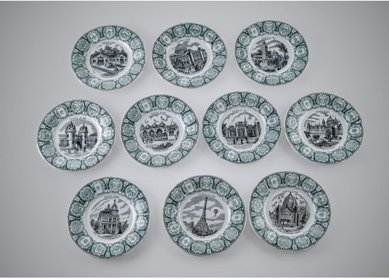 Set of 10 decorative plates
