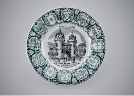 Set of 10 decorative plates