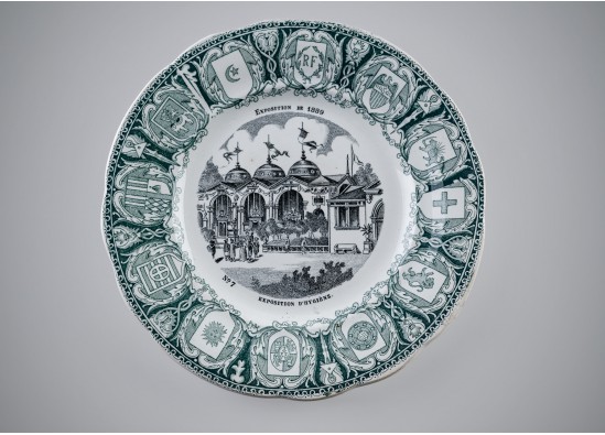 Set of 10 decorative plates