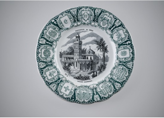 Набор из 10 декоративных тарелок