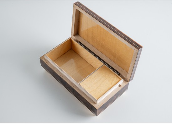 Musical jewelry box