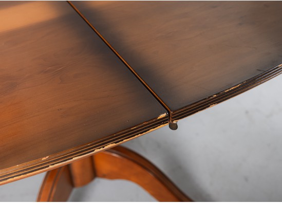 Dining room furniture set