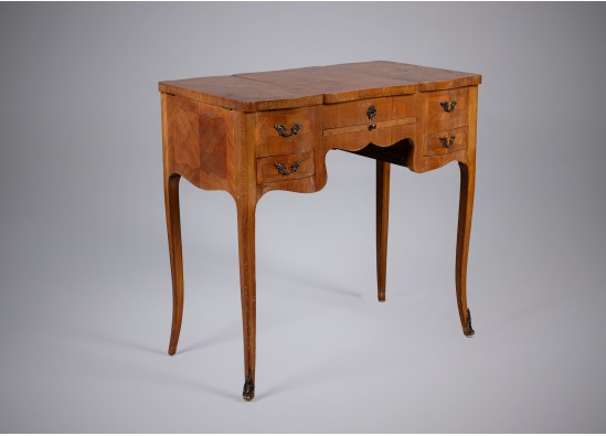 Vanity table
